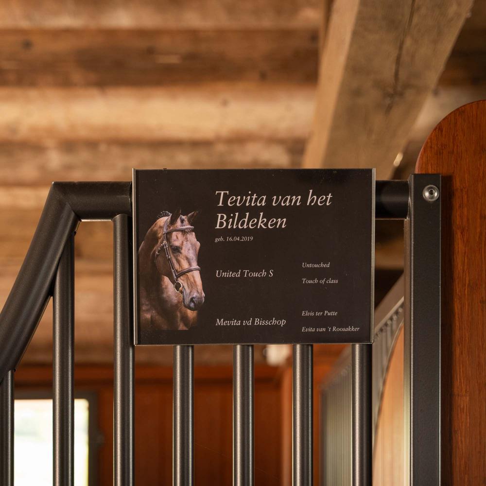 Grooming Deluxe Stable Name Plate