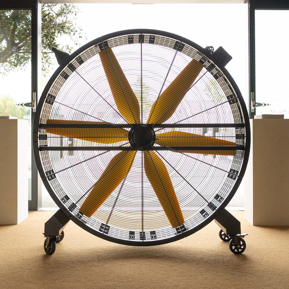 Grooming Deluxe Wired Fan 144 cm