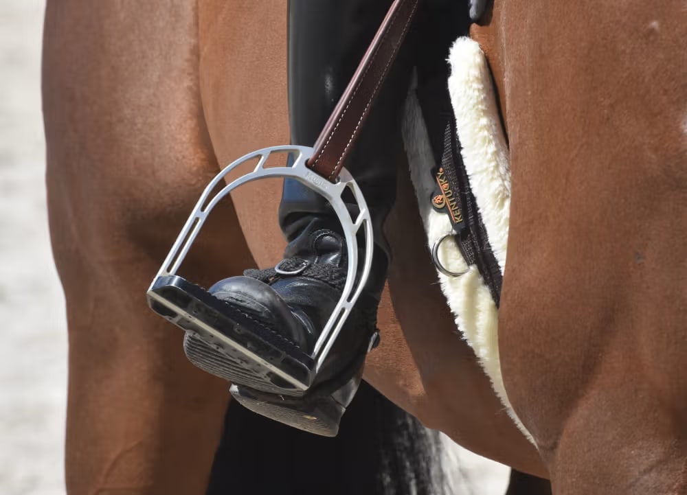 Kentucky Sheepskin Girth - Løwenborg - Kentucky Horsewear