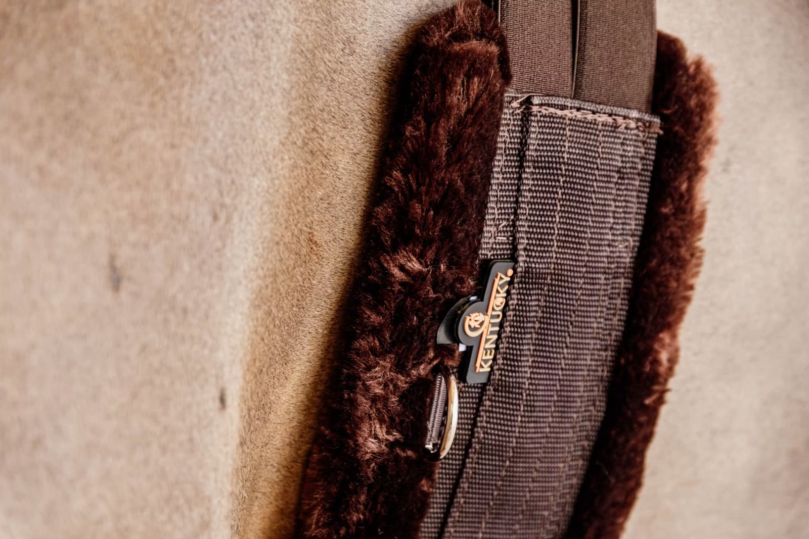 Kentucky Sheepskin Girth - Løwenborg - Kentucky Horsewear
