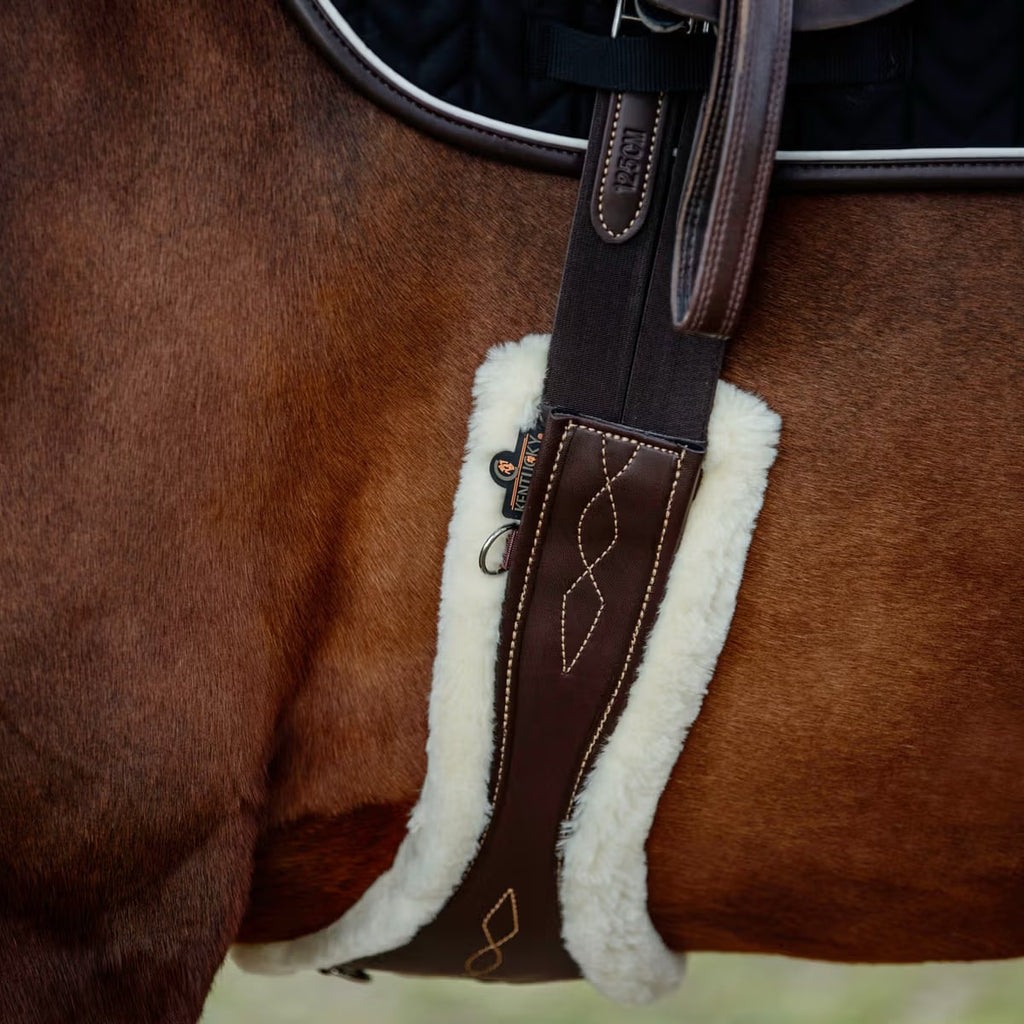 Kentucky Sheepskin Anatomic Girth - Løwenborg - Kentucky Horsewear