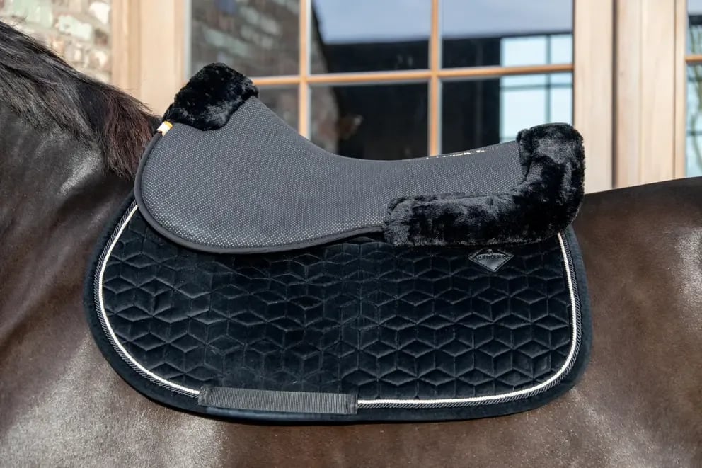 Kentucky Sheepskin Anatomic Half Pad Absorb - Løwenborg - Kentucky Horsewear