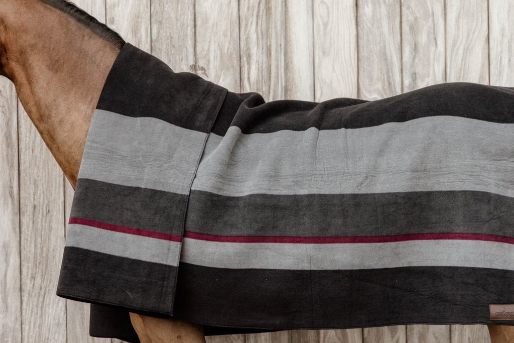 Kentucky Heavy Fleece Rug Square Stripes - Løwenborg - Kentucky Horsewear