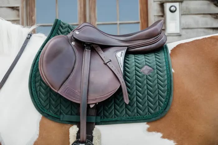 Kentucky Saddle Pad Velvet Pearls Jumping - Løwenborg - Kentucky Horsewear