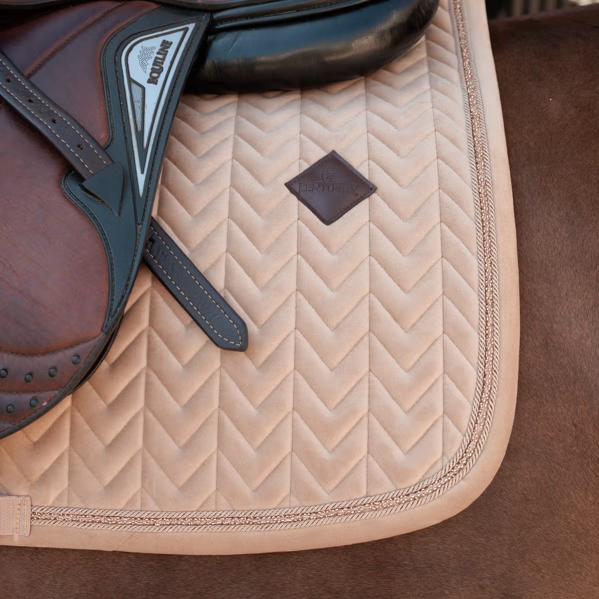 Kentucky Saddle Pad Velvet Mini Pearls Jumping - Løwenborg - Kentucky Horsewear