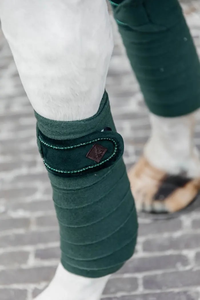 Kentucky Polar Fleece Bandage Velvet Pearls - Løwenborg - Kentucky Horsewear