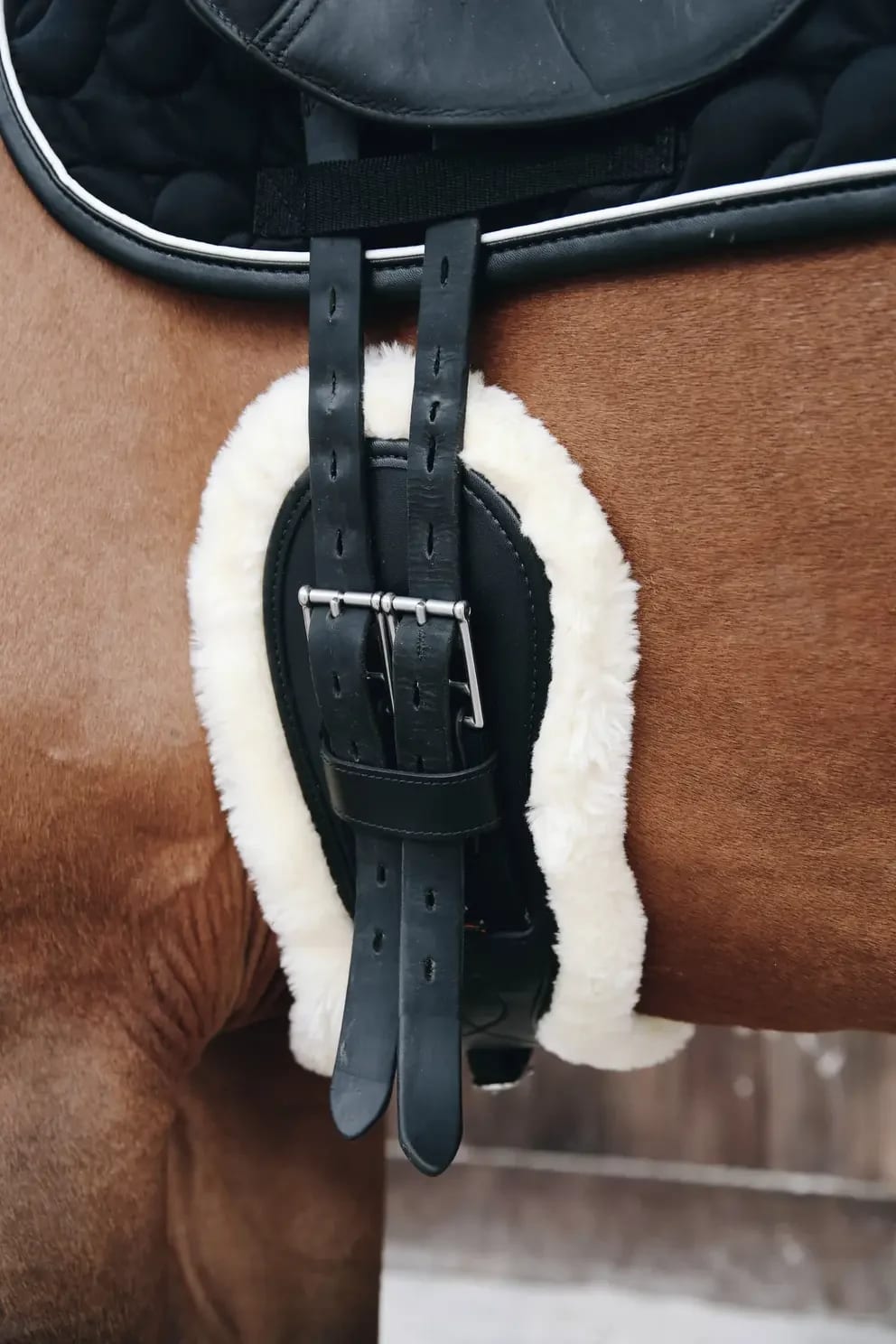 Kentucky Sheepskin Cover Anatomic Short Girth - Løwenborg - Kentucky Horsewear