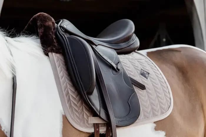 Kentucky Skin Friendly Saddle Pad Velvet Dressage - Løwenborg - Kentucky Horsewear