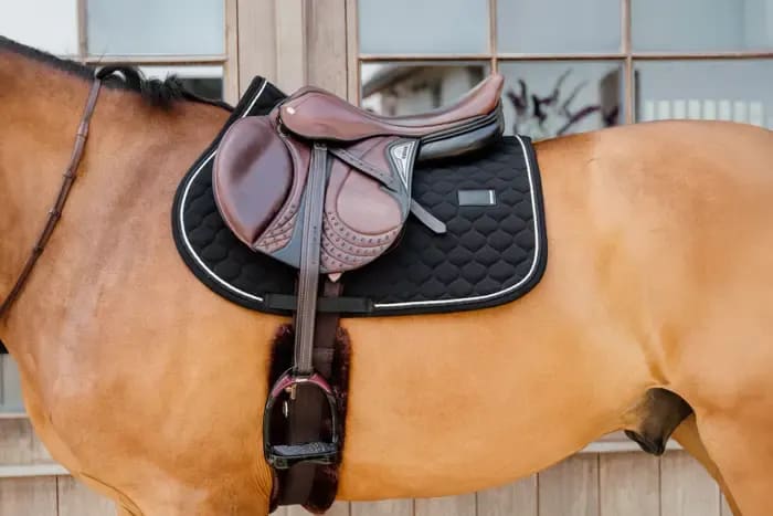 Kentucky Saddle Pad Onion Quilt Rubber Logo Jumping - Løwenborg - Kentucky Horsewear