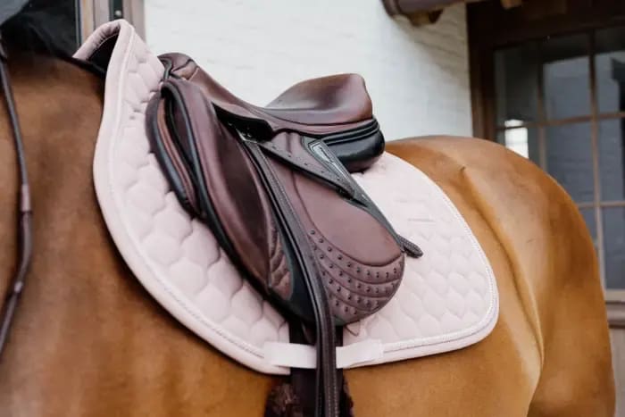 Kentucky Saddle Pad Onion Quilt Rubber Logo Jumping - Løwenborg - Kentucky Horsewear