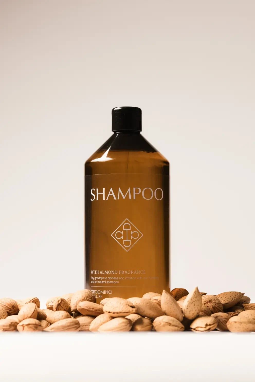 Grooming Deluxe Almond Gloss Shampoo - Løwenborg - Grooming Deluxe