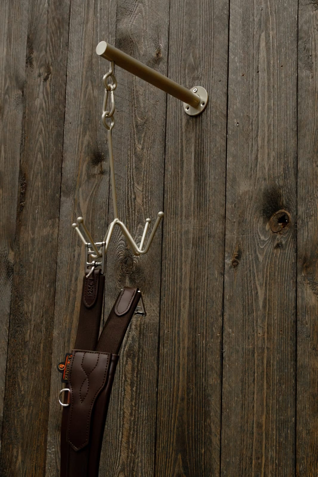 Grooming Deluxe Bridle Hook 4 Prong w/ Wall Attachment - Løwenborg - Grooming Deluxe