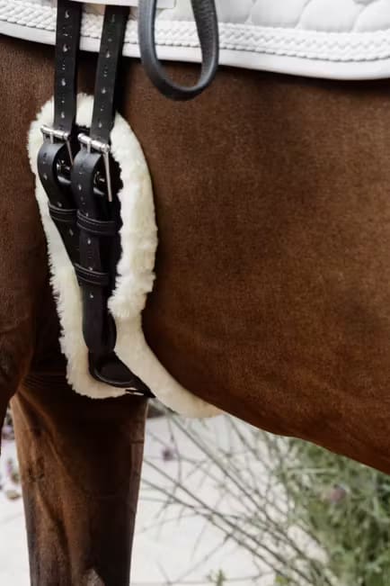 Kentucky Sheepskin Anatomic Short Girth - Løwenborg - Kentucky Horsewear