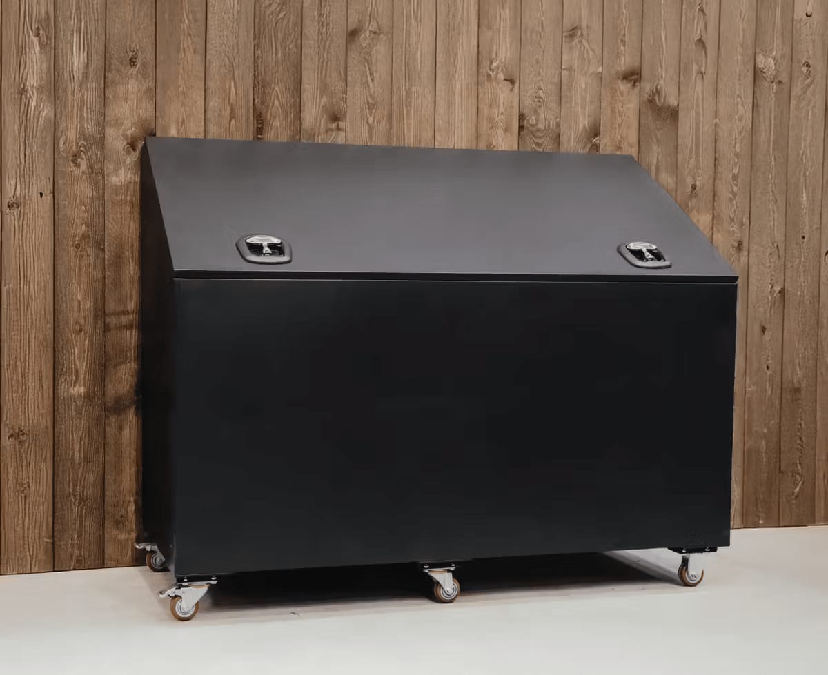 Grooming Deluxe Aluminium Horse Feed Bin w/Wheels - Løwenborg - Grooming Deluxe