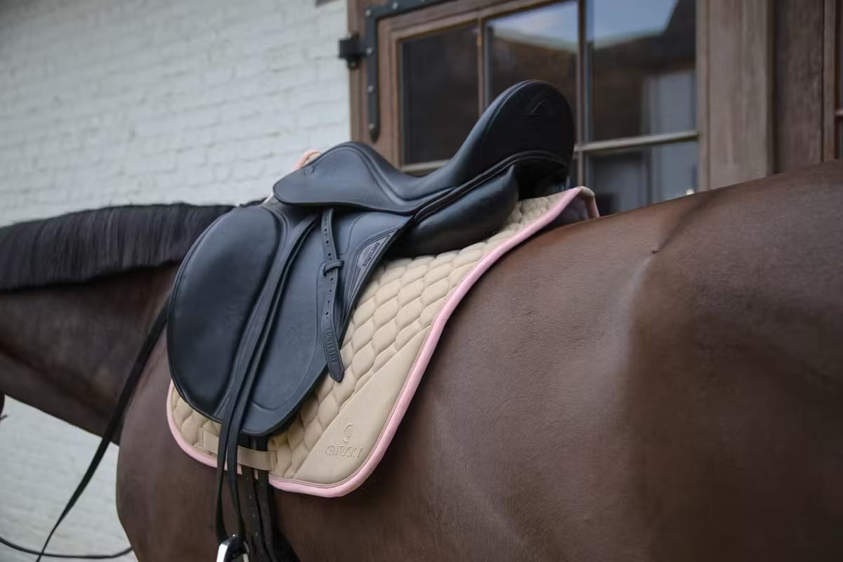 Kentucky Saddle Pad Softshell Onion Quilt Dressage - Løwenborg - Kentucky Horsewear