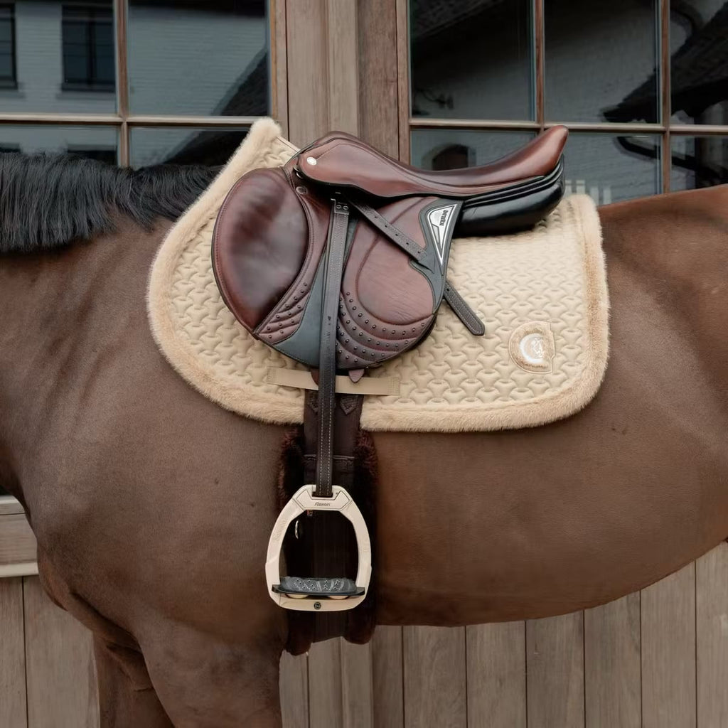 Kentucky Saddle Pad Fake Fur Plaited Quilt Jumping - Løwenborg - Kentucky Horsewear