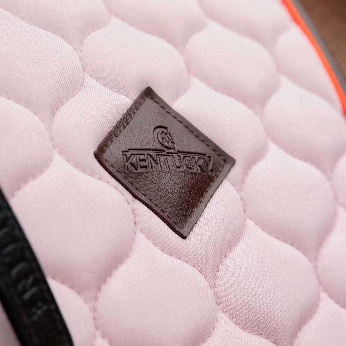 Kentucky Saddle Pad Onion Quilt Neon Leather Dressage - Løwenborg - Kentucky Horsewear