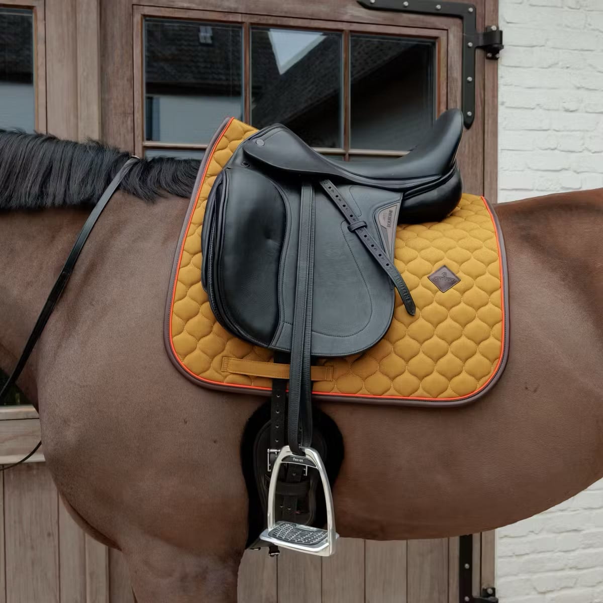 Kentucky Saddle Pad Onion Quilt Neon Leather Dressage - Løwenborg - Kentucky Horsewear