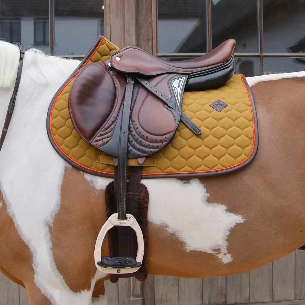 Kentucky Saddle Pad Onion Quilt Neon Leather Jumping - Løwenborg - Kentucky Horsewear