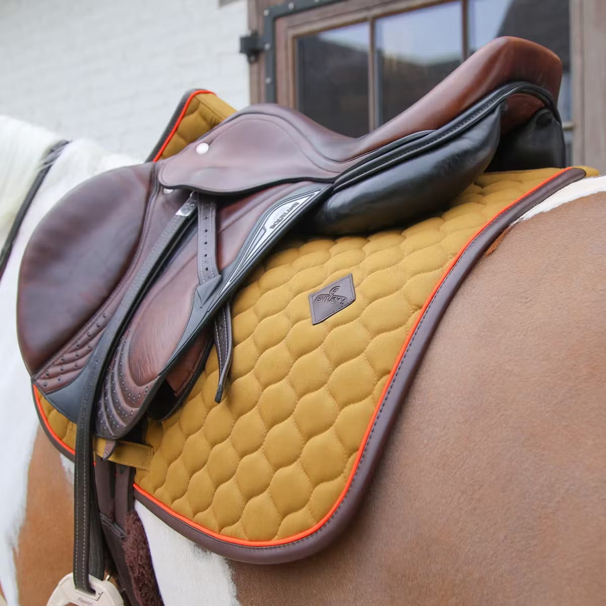 Kentucky Saddle Pad Onion Quilt Neon Leather Jumping - Løwenborg - Kentucky Horsewear