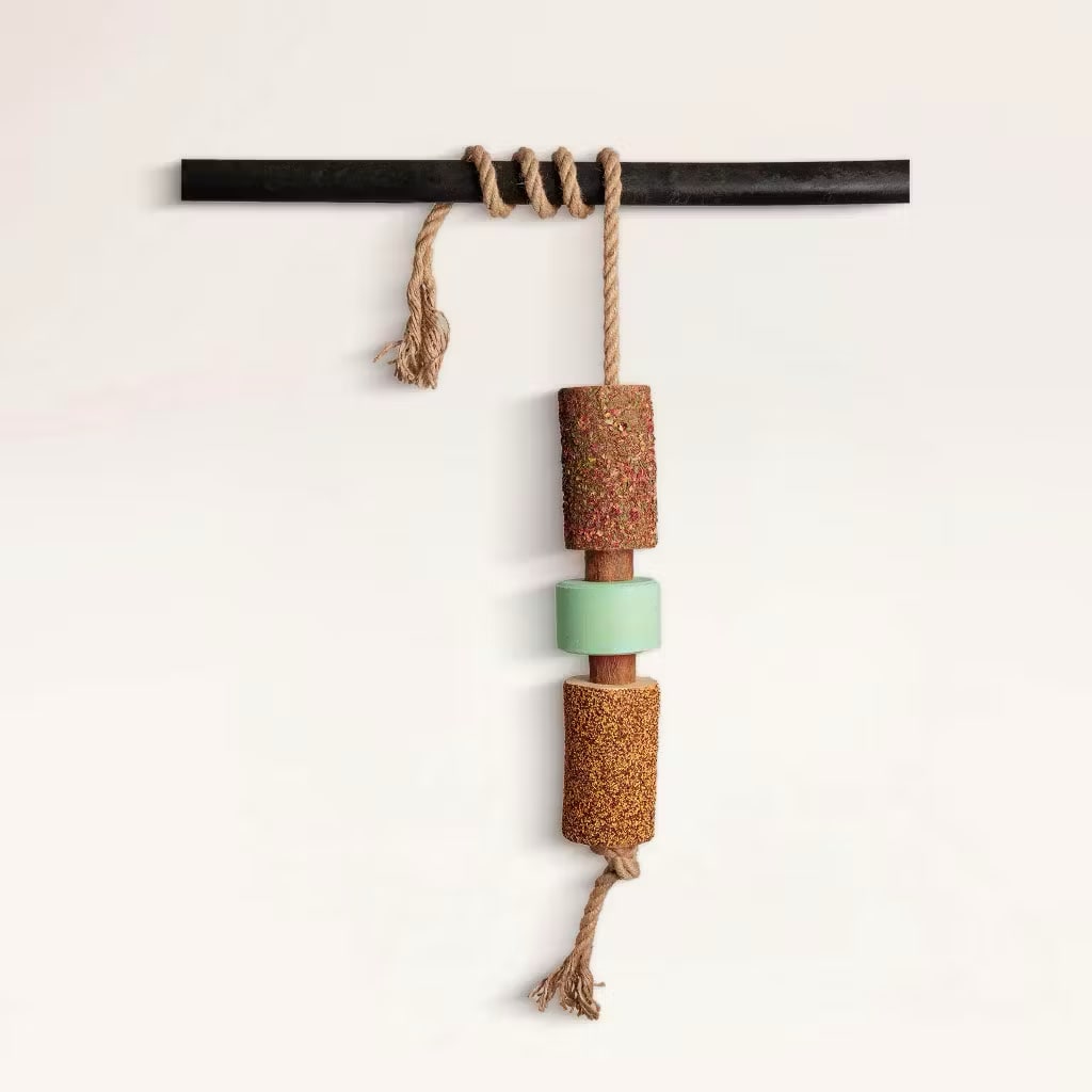 Grooming Deluxe Wooden Relax Horse Toy with Salt lick - Løwenborg - Grooming Deluxe