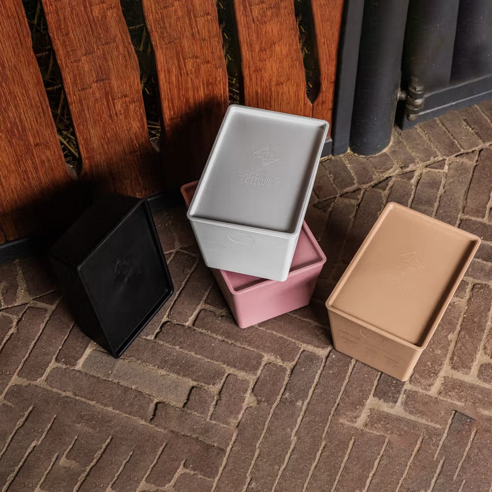 Grooming Deluxe Horsefeed Box with Lid - Løwenborg - Grooming Deluxe