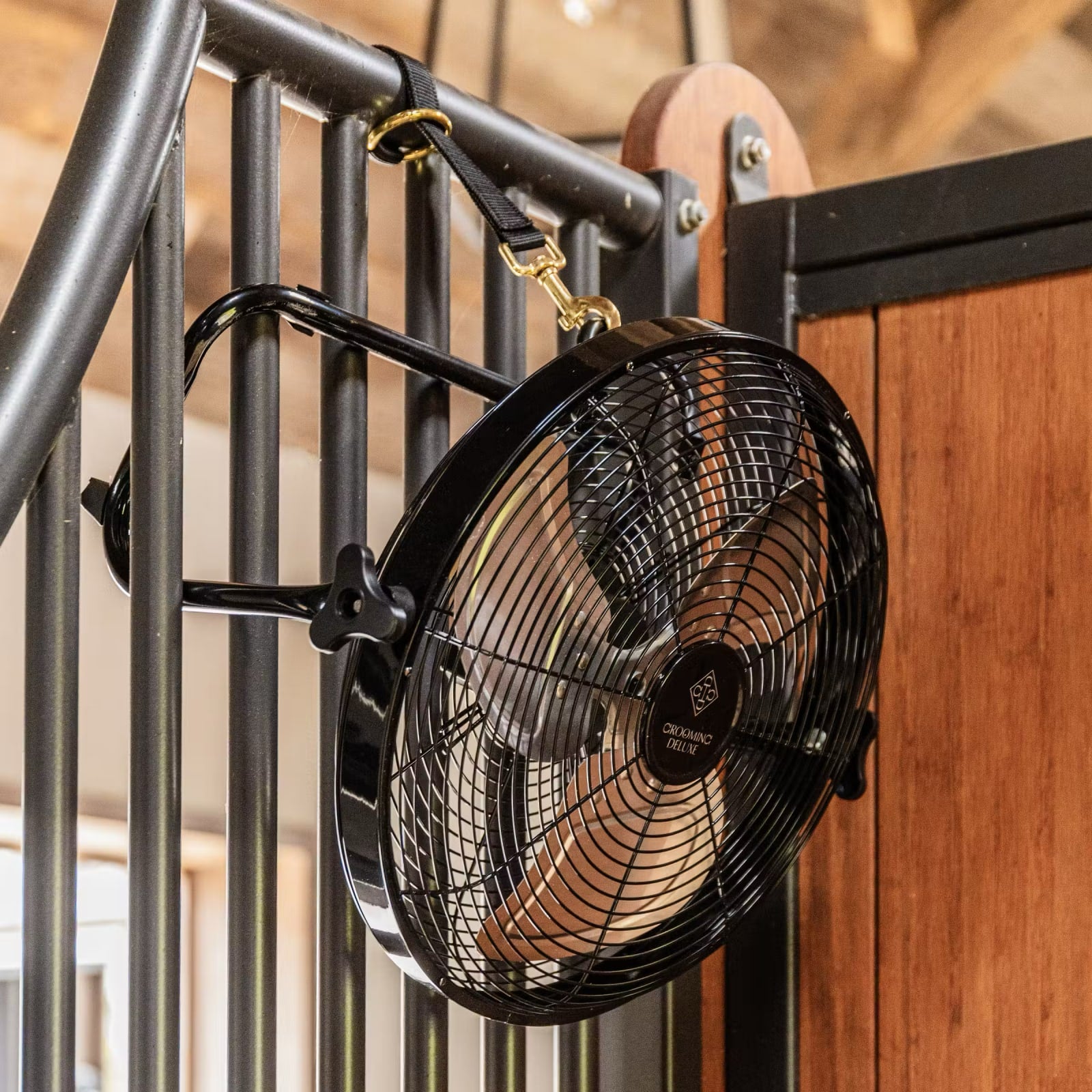 Grooming Deluxe Wireless Fan