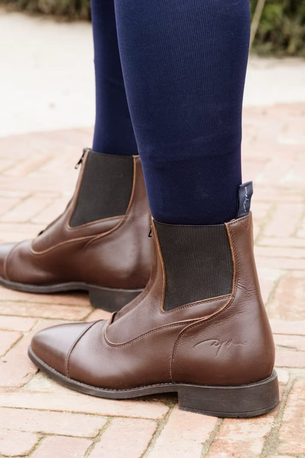 Dyon Short Boots Front Zipper - Løwenborg - Dy'on
