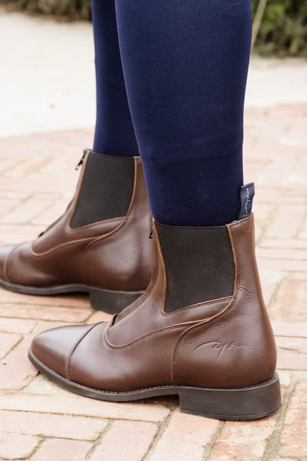 Dyon Short Boots Front Zipper - Løwenborg - Dy'on