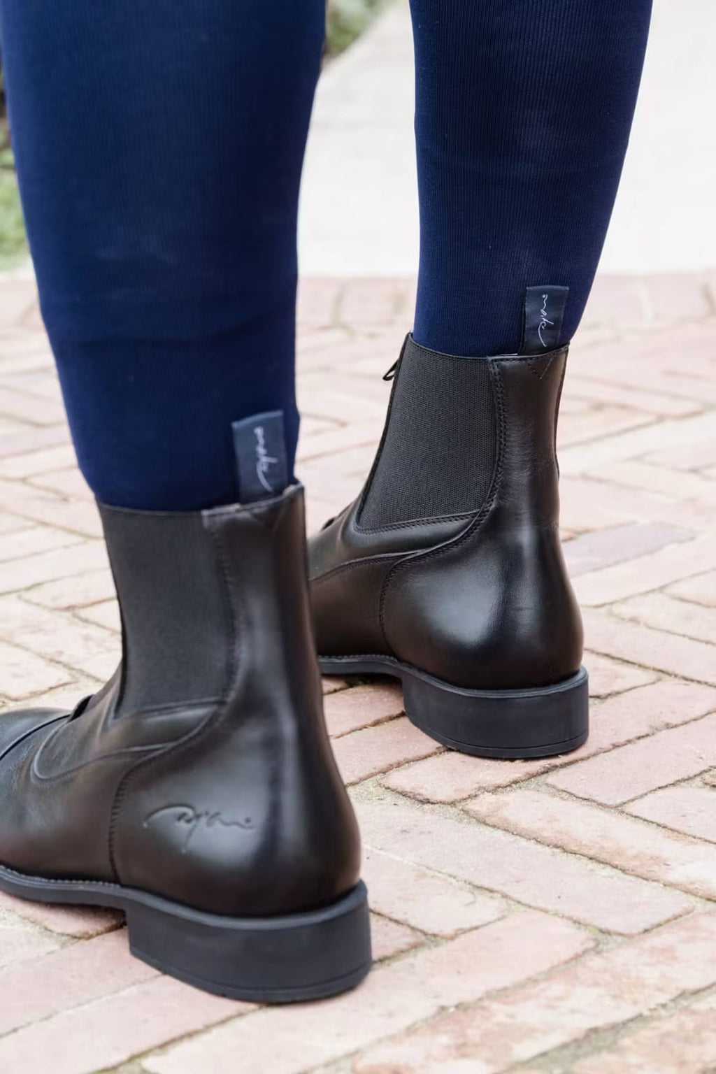 Dyon Short Boots Front Zipper - Løwenborg - Dy'on