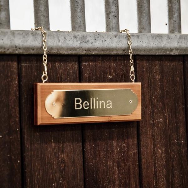 GROOMING DELUXE STABLE NAME PLATE HANGER